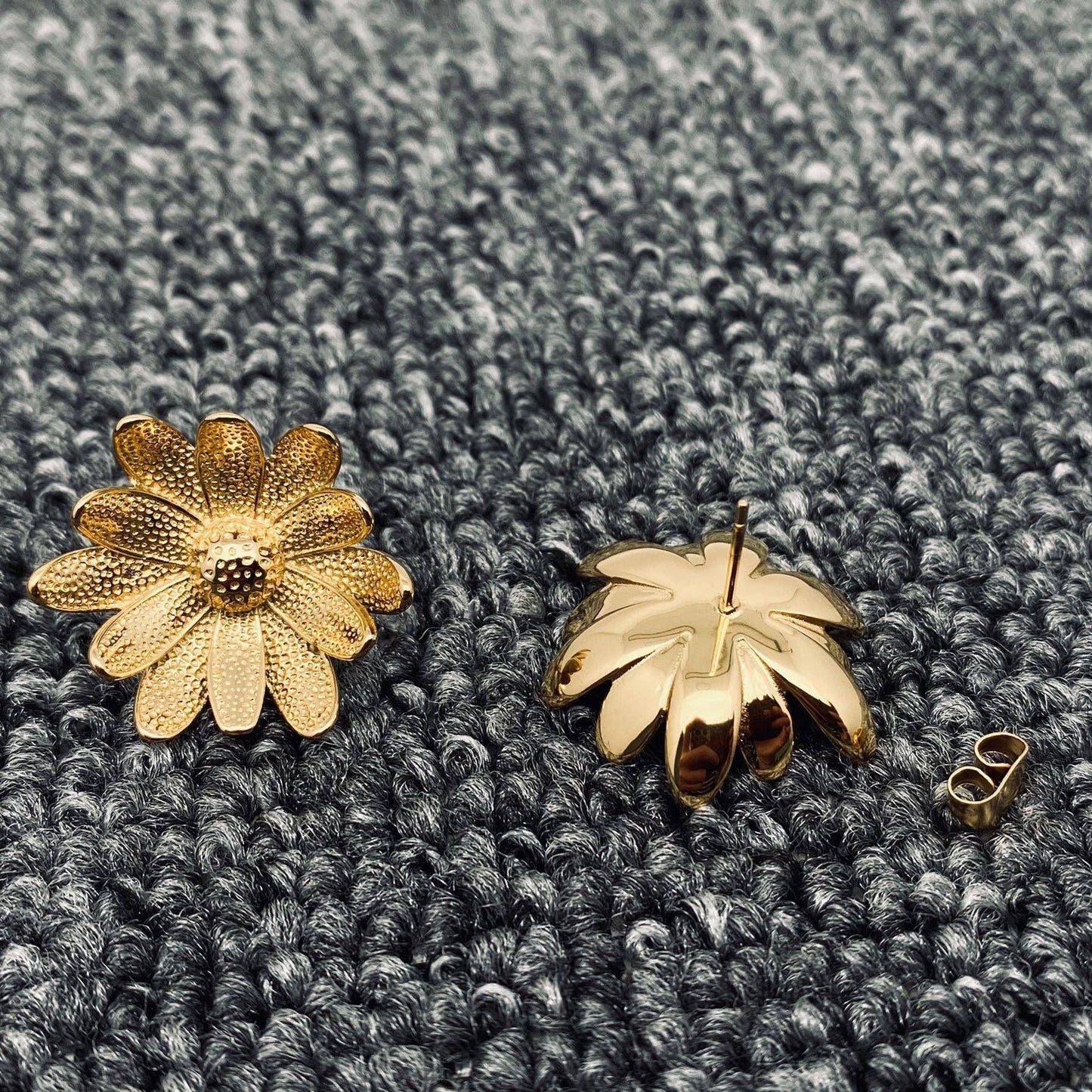 Sunflower 18K Gold Plated Stainless Steel Ear Stud - FGS