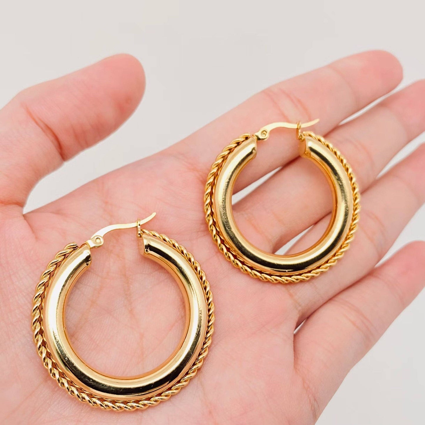 18 Kt Gold PVD Stainless Steel Hollow Ring Hoop Earrings