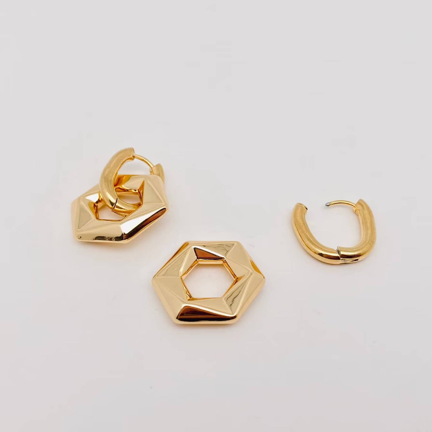 18K Gold-plated Hexagon Geometric Huggie Earrings - FGS