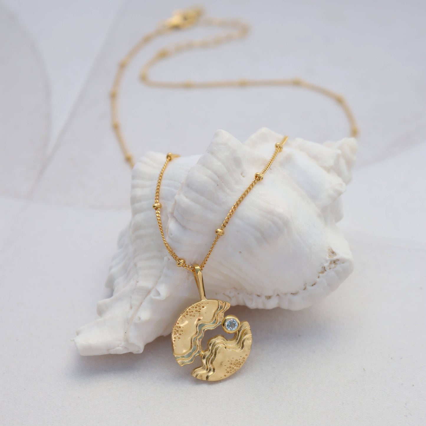 Hideaway Necklace - Gold